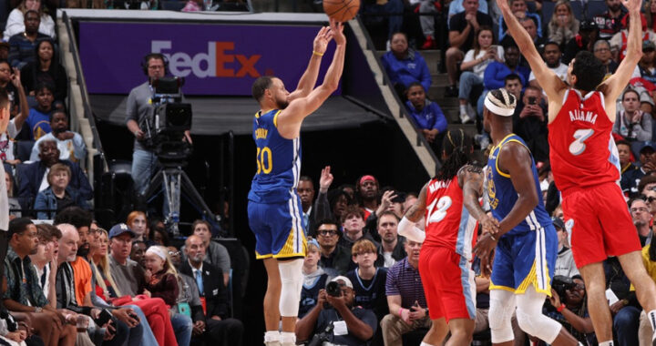 Curry imparable: 52 puntos y 12 triples en otra noche legendaria
