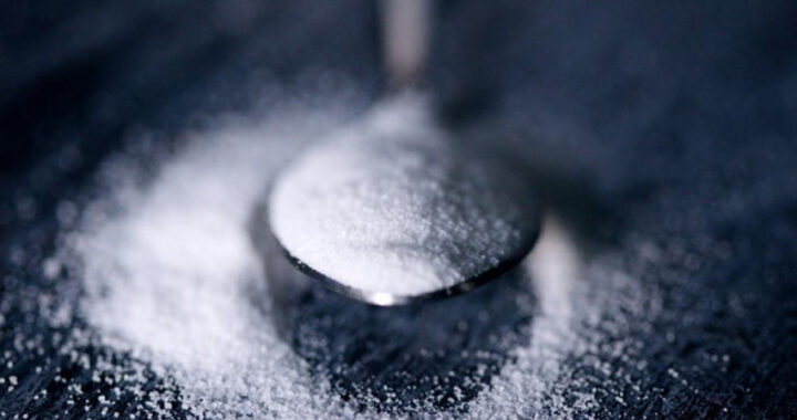 El lado oscuro del azúcar: cómo un ingrediente cotidiano afecta nuestra salud