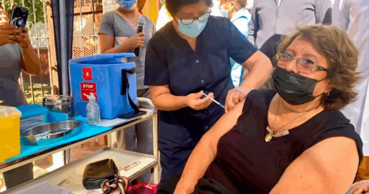 Vacunación y cuidados vitales para mayores en temporada fria