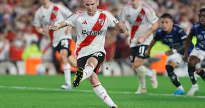 Con una lluvia de goles, River aseguró su lugar en octavos