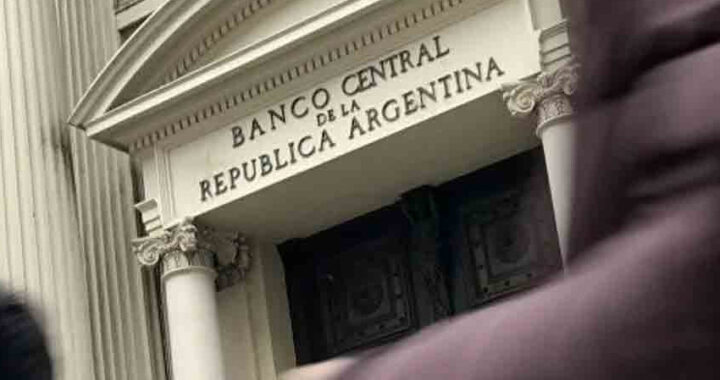 El Banco Central desactiva otra regulación y avanza con el plan “dólares del colchón”