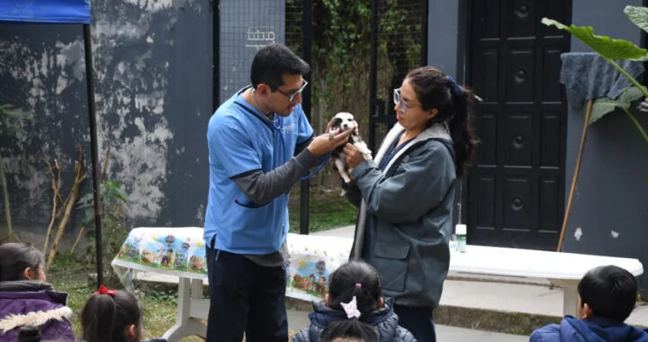 Niños de la Escuela Parroquial del Sagrado Corazón recorrieron el Centro de Adopciones