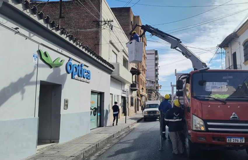Plan de despeje de cables: mejoras en calle 20 de Febrero