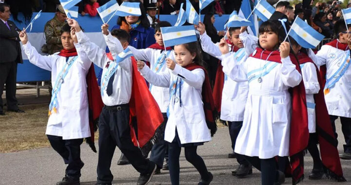 Día de la Bandera: alumnos de 4° grado prometerán lealtad a la enseña patria en la plaza 9 de Julio