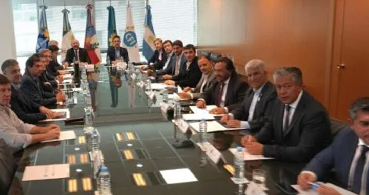 Gobernadores apuran una nueva cumbre para presionar a Nación por coparticipación, rutas e impuestos