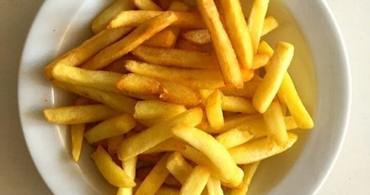 El secreto para unas papas fritas perfectas crujientes está en tu alacena