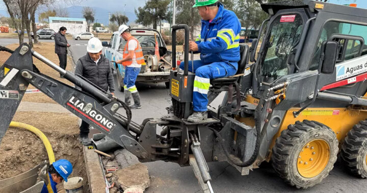 Continúan los trabajos para optimizar el servicio de agua en Ciudad del Milagro