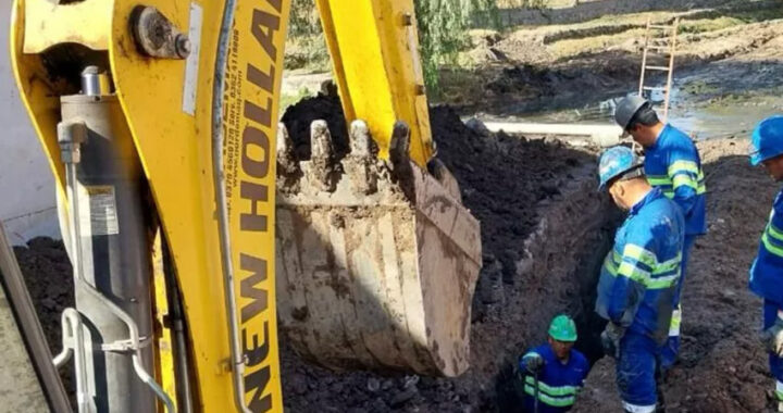 Aguas del Norte ejecuta obras en Villa Juanita para evitar desbordes cloacales y mejorar el servicio