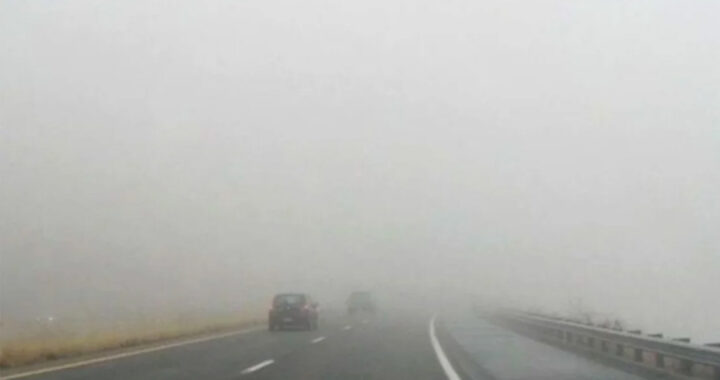 Una espesa neblina cubrió los accesos a la ciudad de Salta en las primeras horas del día