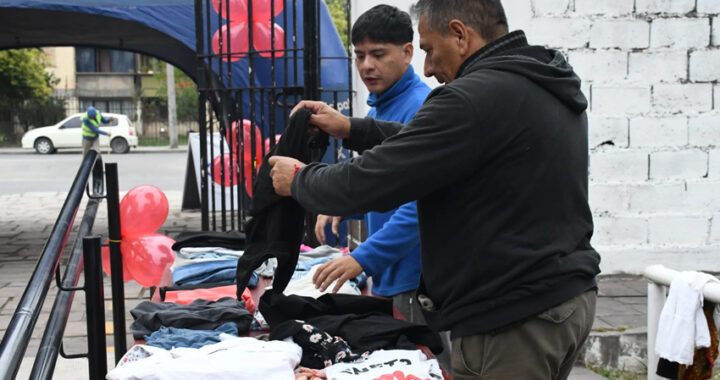 Jornada solidaria en el Xamena: “Dejá lo que no usás, llevate lo que necesitás”
