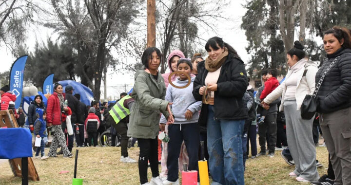 “Volvamos a la Plaza” reunió a más de mil vecinos en barrio Apolinario Saravia