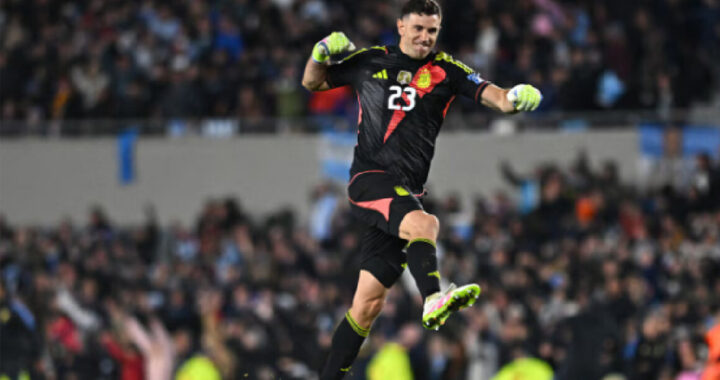 Tercera nominación consecutiva para Dibu Martínez al premio Yashin