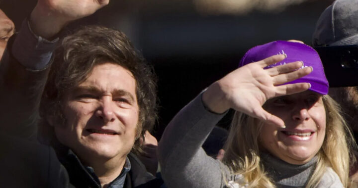 La Casa Rosada, acorralada por acusaciones de corrupción y negligencia