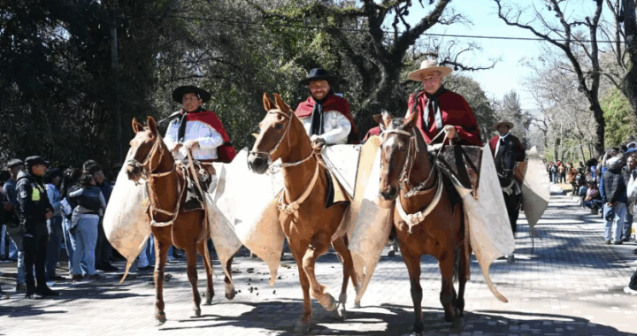 El gobernador Sáenz se sumó a la fiesta patronal de San Lorenzo Mártir