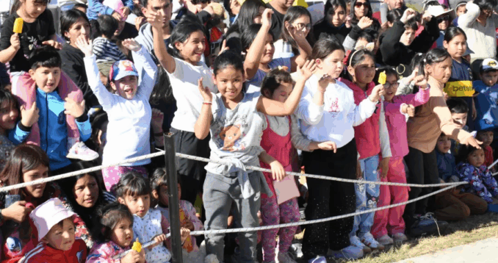 Miles de familias celebraron el Día de la Niñez en el Parque del Bicentenario junto al gobernador Sáenz
