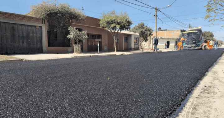 Del barro al asfalto: ya son 9 las cuadras pavimentadas en barrio 20 de junio
