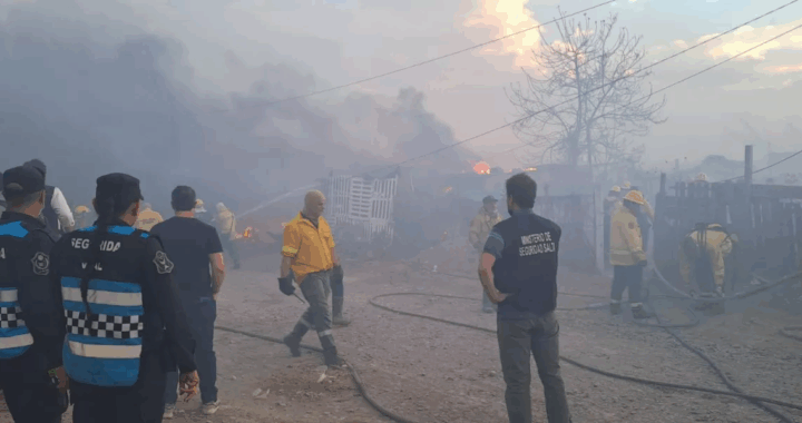 Intenso trabajo para sofocar distintos focos de incendio en Capital y Valle de Lerma