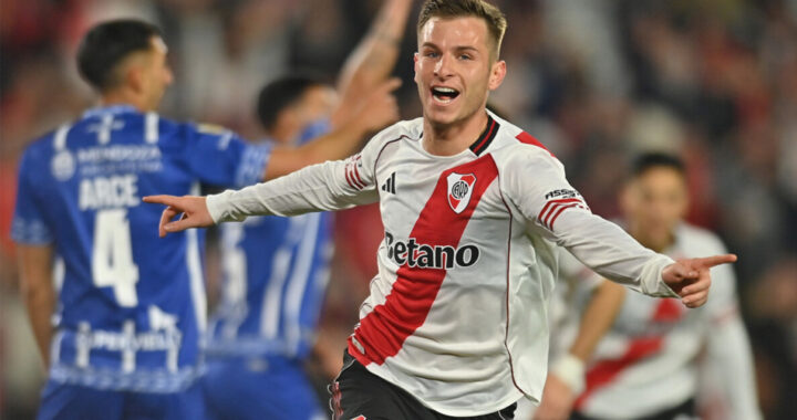 River superó 4-2 a Godoy Cruz en un partidazo y es líder del Grupo B