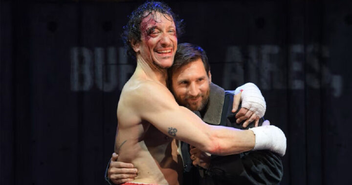 La calle Corrientes vibró con Messi: fue a ver “Rocky” y recibió una ovación