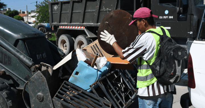 Descacharrado: la Municipalidad trabaja este martes en la zona oeste alta