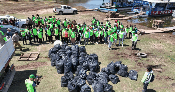 Más de 120 voluntarios limpiaron tres toneladas de residuos en el Dique Cabra Corral