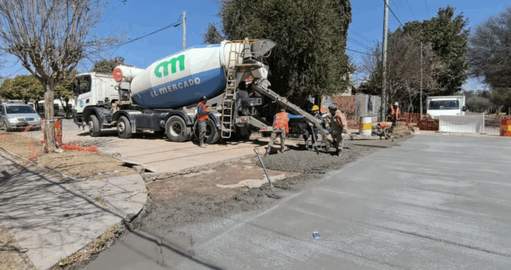 La Municipalidad avanza con obras de hormigonado en barrio El Periodista