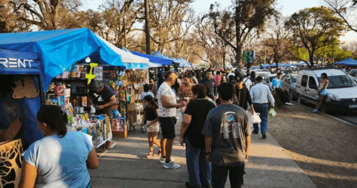Miles de personas disfrutaron de la Feria del Milagro en el parque San Martín