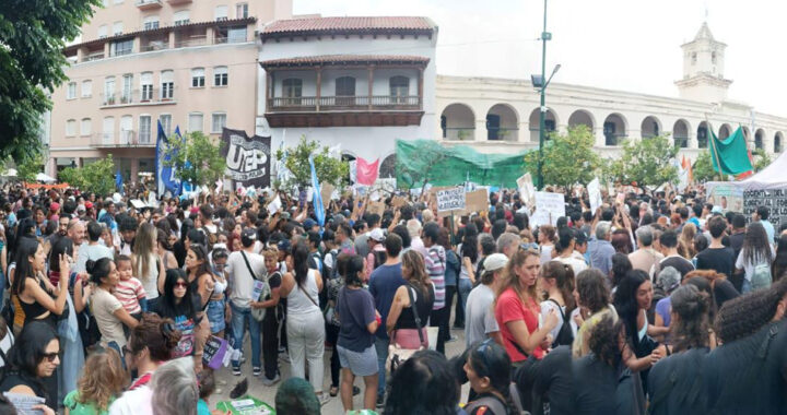 Marcha Federal Universitaria en Salta: estudiantes y docentes se movilizan contra el veto presidencial a la educación