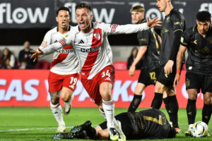 River venció a Estudiantes en La Plata y es único líder de la Zona B