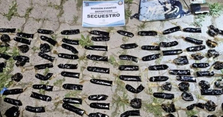 Fernet en ambulancia: frustran ingreso de 168 bolsitas al estadio Martearena