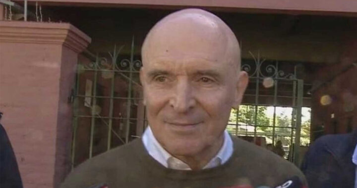 Tras bajarse de la contienda, Espert emitió su voto: “Vengo con mucha tranquilidad”