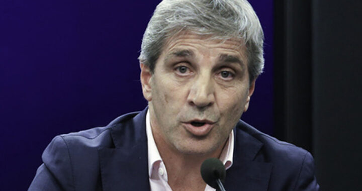 Caputo a la espera del swap: la urgencia de dólares para pagar vencimientos preocupa al mercado