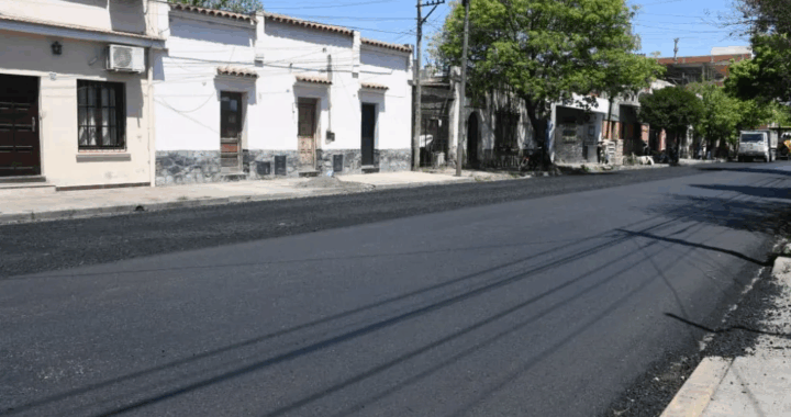 La Municipalidad avanza con la repavimentación de calle Mendoza al 1.400