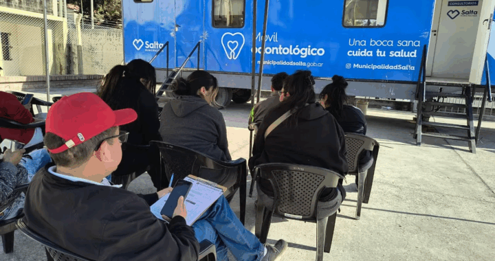 El Móvil Odontológico Municipal brinda atención gratuita en la playa del Delmi