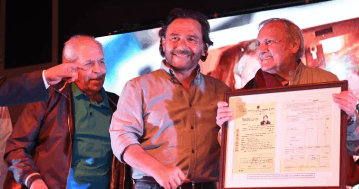 Más de 10 mil personas celebraron a Roberto Ternán en un homenaje en vida