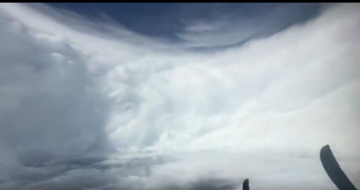 Impactantes videos muestran el ojo del huracán Melissa, ahora categoría 5