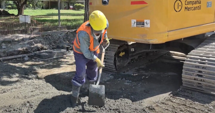 Avanzan las obras de ampliación del desagüe en avenida San Martín: el tránsito seguirá cortado por una semana
