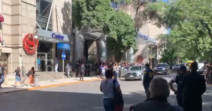 Milei en Mendoza: con poca concurrencia y un megaoperativo de seguridad