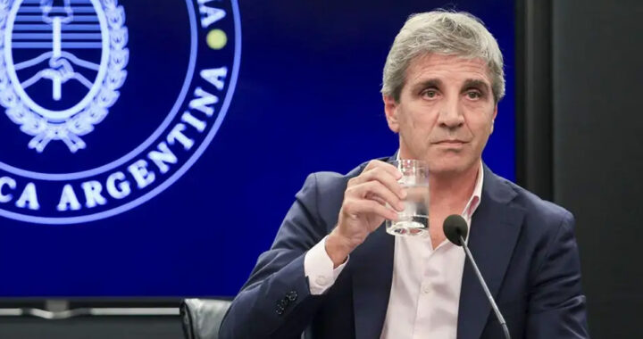 Luis Caputo ratificó la estabilidad cambiaria: “Andá a dormir tranquilo, el dólar no se mueve”