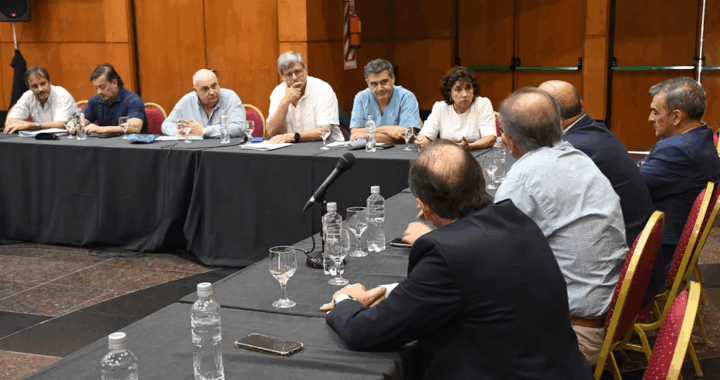 Gobierno y Círculo Médico avanzan en un nuevo convenio prestacional y conforman una comisión técnica