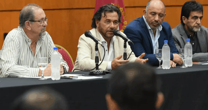 Sáenz encabezó una reunión con intendentes por el Presupuesto 2026 y pidió “mantenerse cerca de la gente”