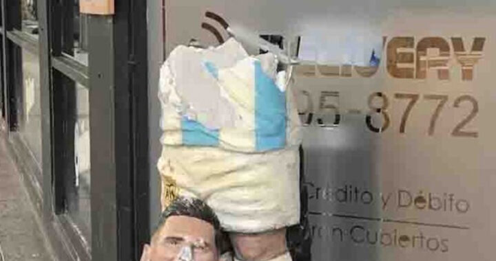 Destrozaron la estatua de Messi en pleno clima de tensión entre la AFA y el Gobierno