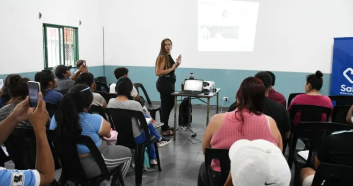 Capacitan a vecinos interesados en trabajar en el sector minero