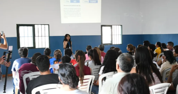 Más de 130 vecinos participan del Taller de Fotografía y Edición de Video con Celular