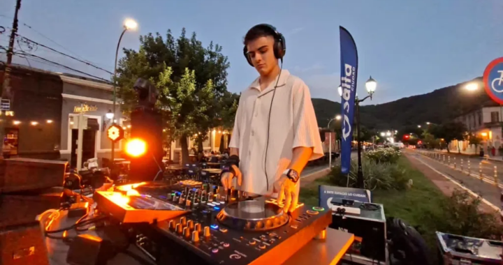 Con gran convocatoria, se realizó la primera edición de Sunset Güemes en el macrocentro de Salta