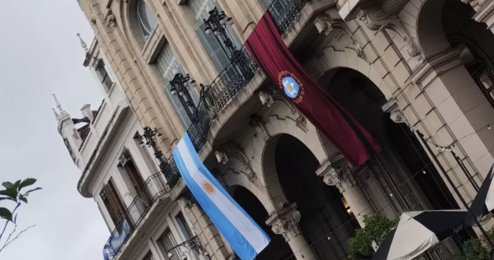 El Centro Cultural América abrió la inscripción para la Feria Navideña de Arte 2025