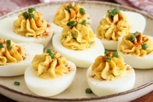 Huevos rellenos: el clásico infaltable de las fiestas con los tips de Doña Petrona