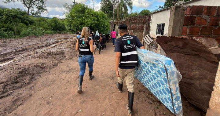 Asisten a unas 100 familias afectadas por las intensas lluvias en 11 municipios de Salta