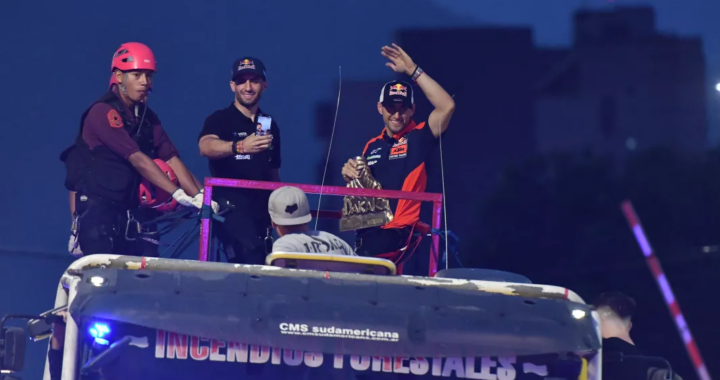 Multitudinario recibimiento en Salta para Luciano Benavides, campeón del Dakar 2026