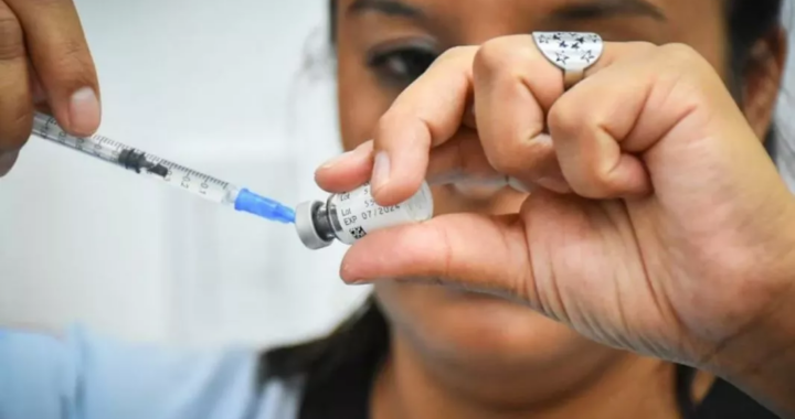 Desde el miércoles estarán disponibles las vacunas contra el dengue en zonas priorizadas de la provincia